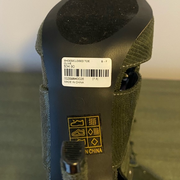 Brand New Olive Alligator Lace Up High Heel Boots - Picture 5 of 9